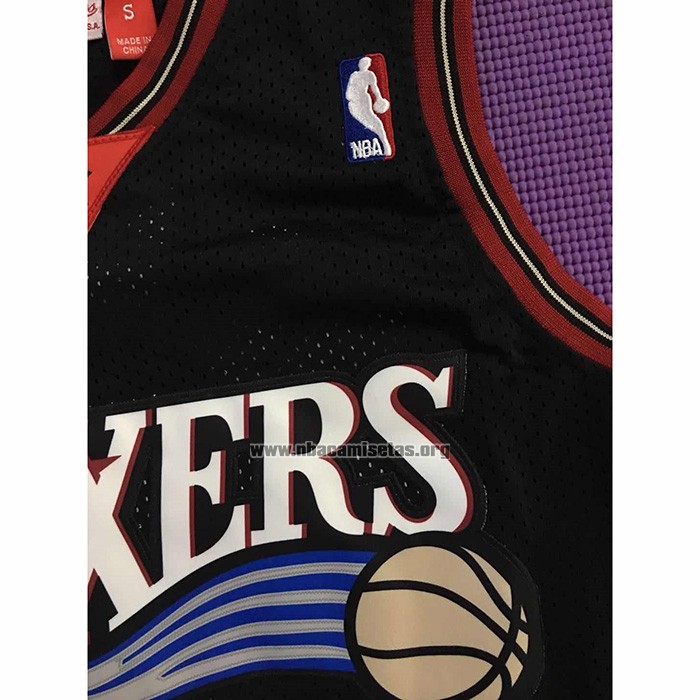 Camiseta Philadelphia 76ers Allen Iverson NO 3 Mitchell & Ness 1997-98 Negro